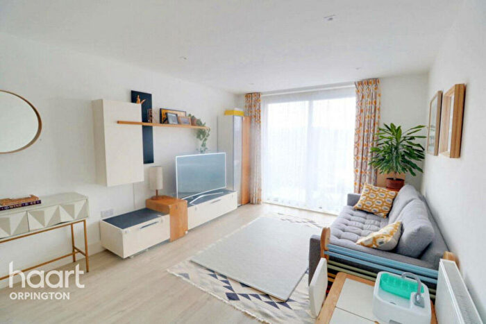 2 Bedroom Flat For Sale In Homefield Rise, Orpington, BR6