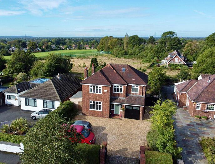 4 Bedroom Detached House For Sale In Barrack Hill, Romiley, SK6