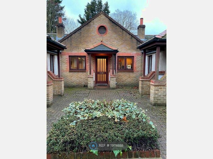 2 Bedroom Bungalow To Rent In Lincoln Mews, London, SE21