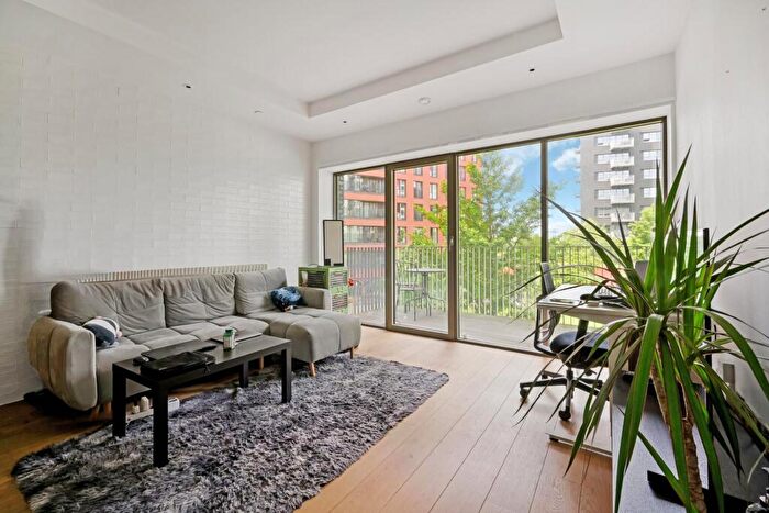 2 Bedroom Flat For Sale In Hercules House, Botanic Square, E14