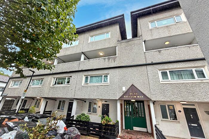 2 Bedroom Flat For Sale In Raccoon Way, Hounslow, TW4