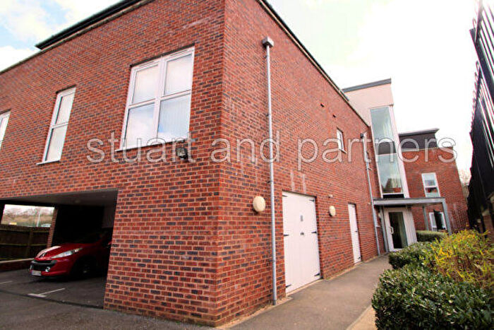 2 Bedroom Apartment To Rent In Boston Road, Haywards Heath, RH16