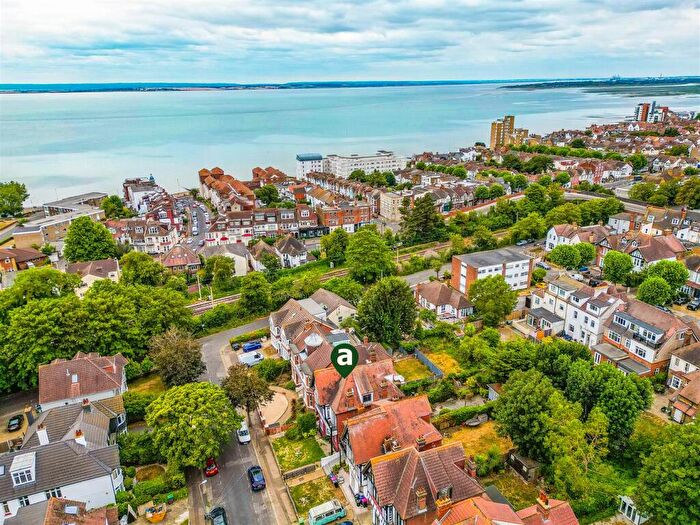 3 Bedroom Maisonette For Sale In Cossington Road, Westcliff-On-Sea, SS0
