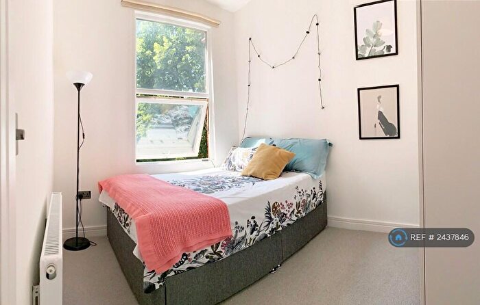 1 Bedroom Flat To Rent In Park Avenue, London, NW2