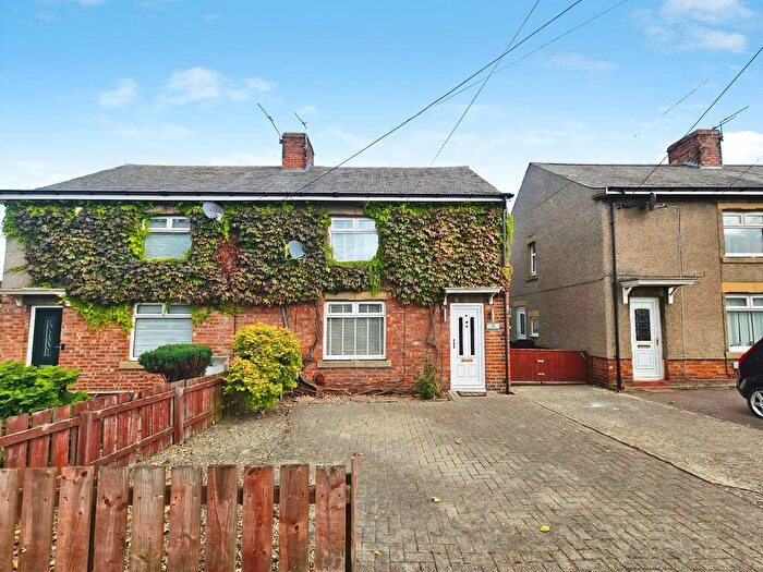 3 Bedroom Semi-Detached House For Sale In North Ridge, Bedlington, NE22