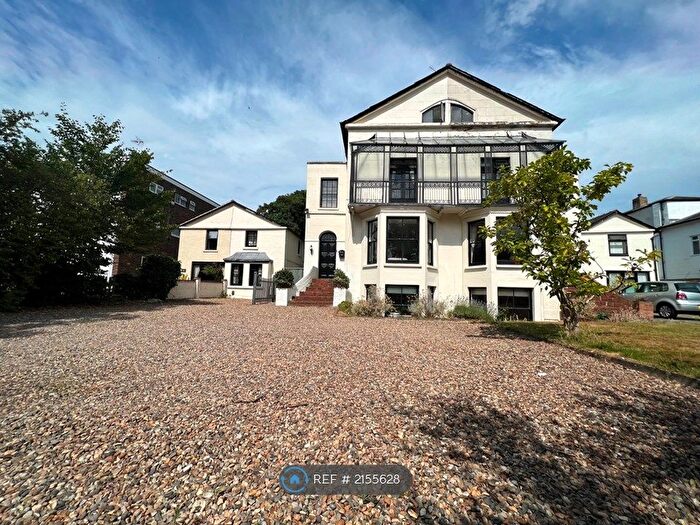 5 Bedroom Semi-Detached House To Rent In Bromley Common, Bromley, BR2