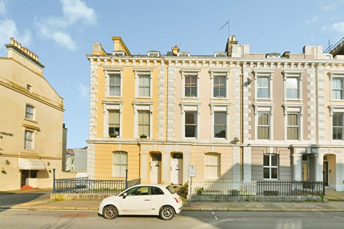 2 Bedroom Flat For Sale In Citadel Road, Plymouth, PL1