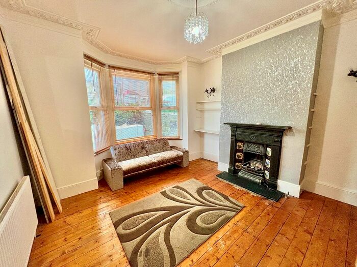 2 Bedroom Flat To Rent In Ground Floor Flat, Griffin Road, Plumstead, London SE18