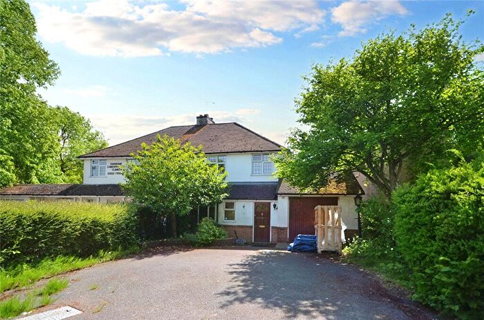 3 Bedroom Semi Detached House For Sale In South Avenue, Farnham, Surrey, GU9