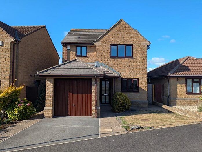 3 Bedroom Detached House To Rent In Somerset Way, Paulton, BS39