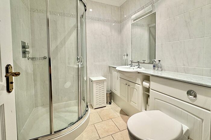 1 Bedroom Flat For Sale In Beachcombers Apartments, Watergate Bay, TR8