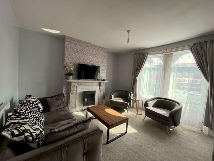 1 Bedroom Flat To Rent In Embankment Road, Plymouth, Devon, PL4