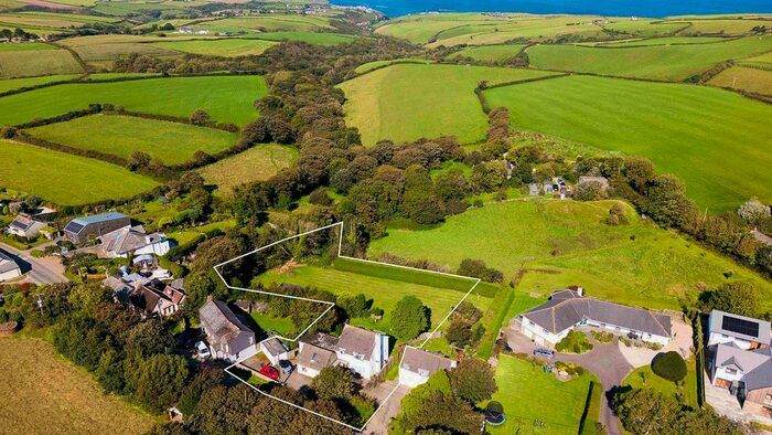 4 Bedroom Detached House For Sale In Pendoggett, St. Kew, Bodmin, PL30
