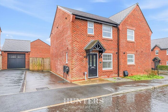 3 Bedroom Semi Detached House For Sale In Kirkfell Drive, Middleton, Manchester, M24