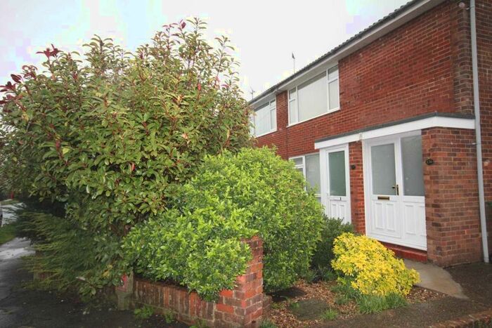 2 Bedroom Maisonette To Rent In Ingram Avenue, Aylesbury, HP21