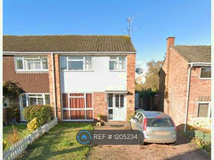 3 Bedroom Semi-Detached House To Rent In Brill Close, Caversham, Reading, RG4