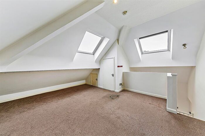 2 Bedroom Flat For Sale In Feltham Road, Ashford, TW15