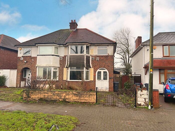 3 Bedroom Semi Detached House For Sale In Graham Road, Yardley, Birmingham, B25