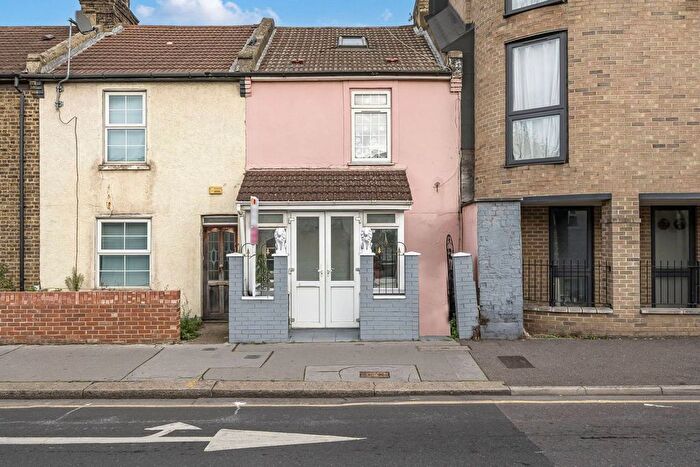 4 Bedroom Terraced House To Rent In Mitcham Road, Croydon, CR0