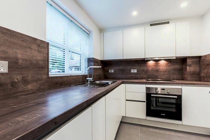 2 Bedroom Flat To Rent In Rudsworth Close, Colnbrook, Slough, SL3