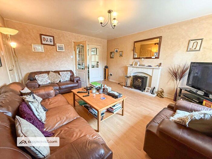 3 Bedroom Town House For Sale In Peel Drive, Bacup, Rossendale, OL13
