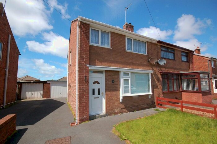 3 Bedroom Semi-Detached House To Rent In Meanwood Avenue, Blackpool, FY4