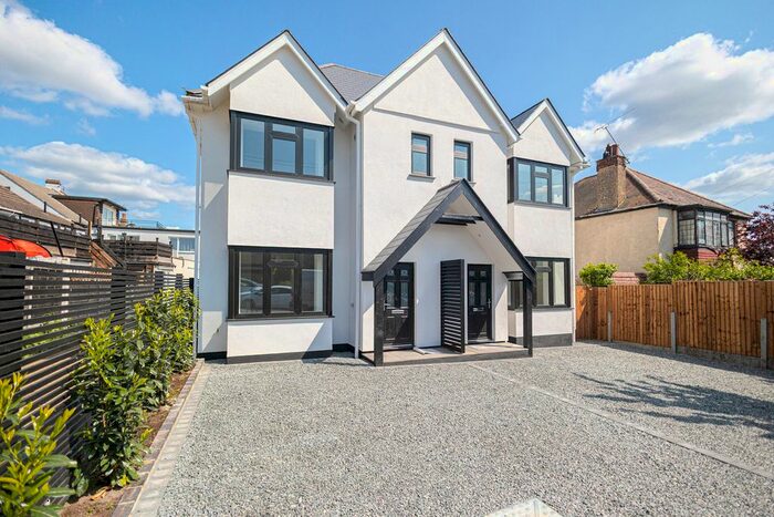 3 Bedroom Semi-Detached House To Rent In Crescent Road, Leigh-On-Sea, SS9