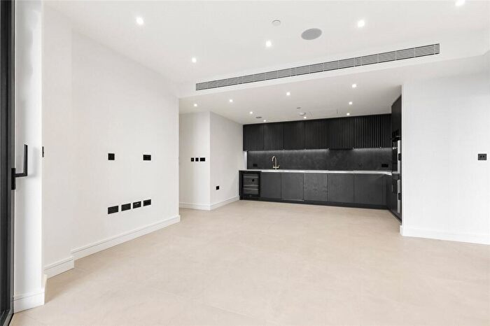 3 Bedroom Apartment For Sale In One Linear Place, Ponton Road, London, SW11