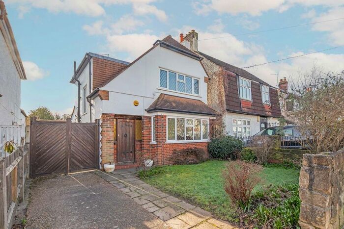 2 Bedroom Property To Rent In Franks Avenue, New Malden, KT3