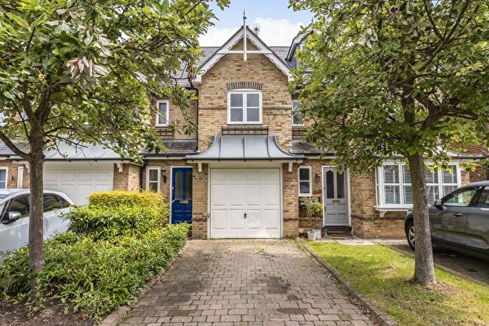 3 Bedroom Property To Rent In Harvey Drive, Hampton, TW12