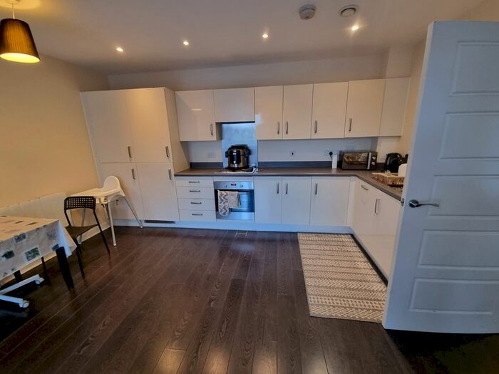 1 Bedroom Flat To Rent In Lowry Court, Harrow, Greater London, HA3