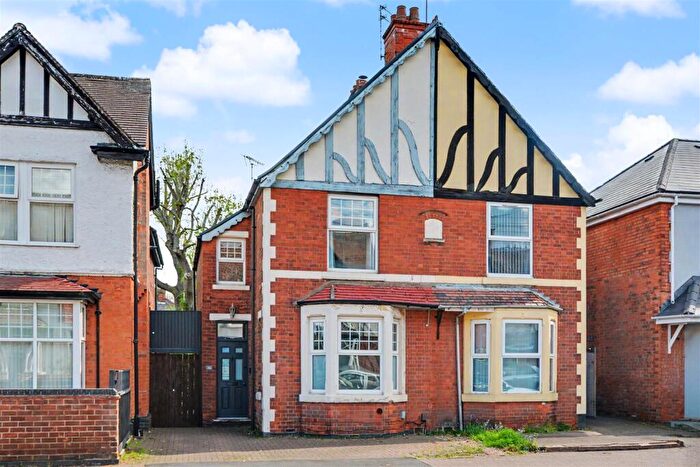 3 Bedroom Semi-Detached House For Sale In Station Road, Beeston, Nottingham, NG9