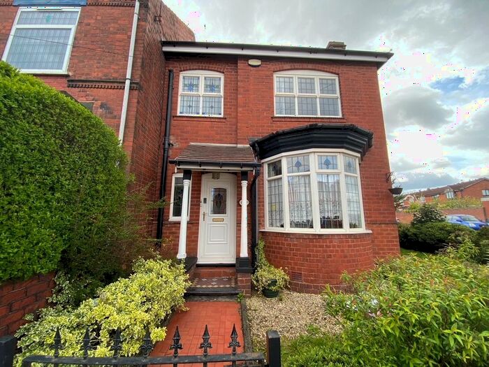 3 Bedroom Property To Rent In Masters Lane, Halesowen, B62