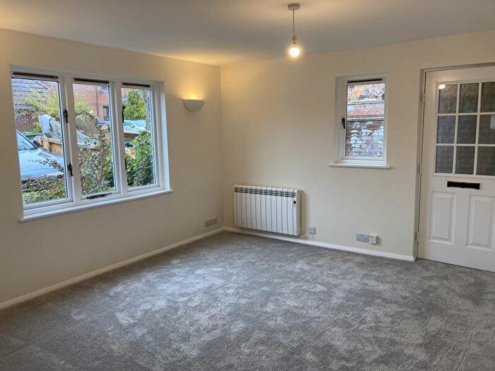 1 Bedroom Detached House To Rent In Pheasant Walk, Littlemore, OX4