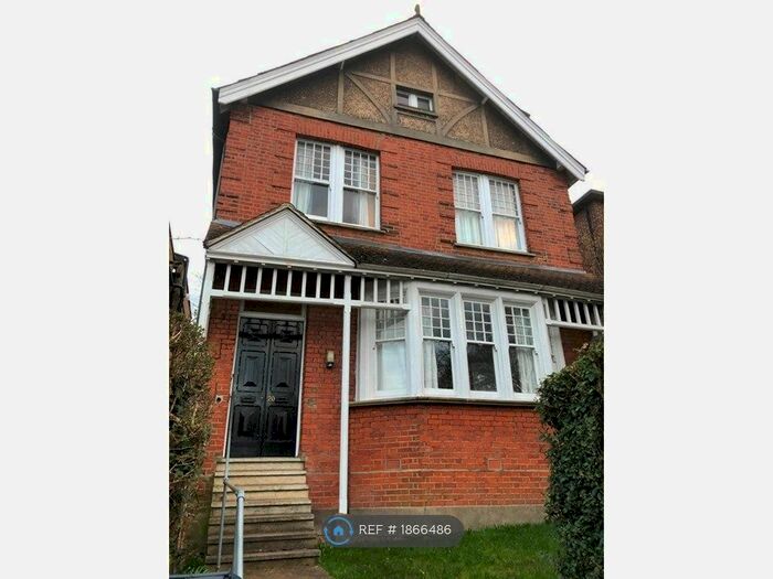 2 Bedroom Flat To Rent In Cranes Park Avenue, Surbiton, KT5