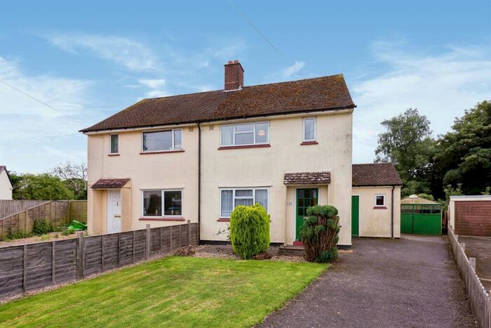 2 Bedroom Semi-Detached House For Sale In Brae Hill, Brill, Aylesbury, HP18