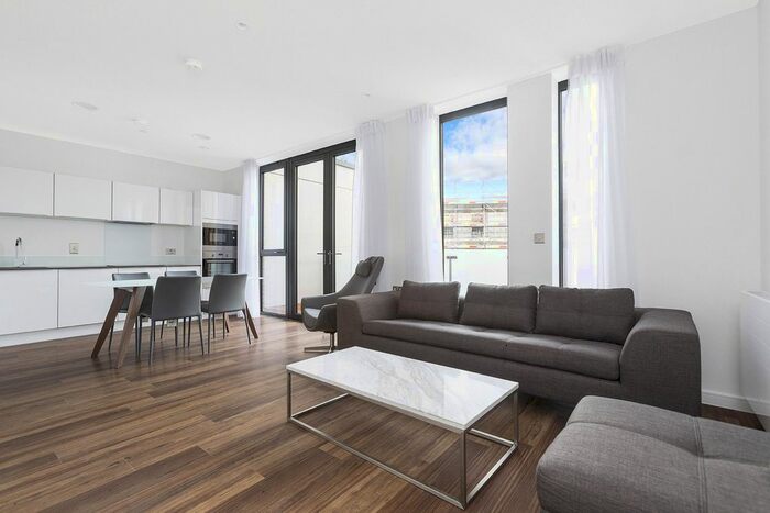 2 Bedroom Flat To Rent In Hornbeam House, Quebec Way, Canada Water, London, SE16