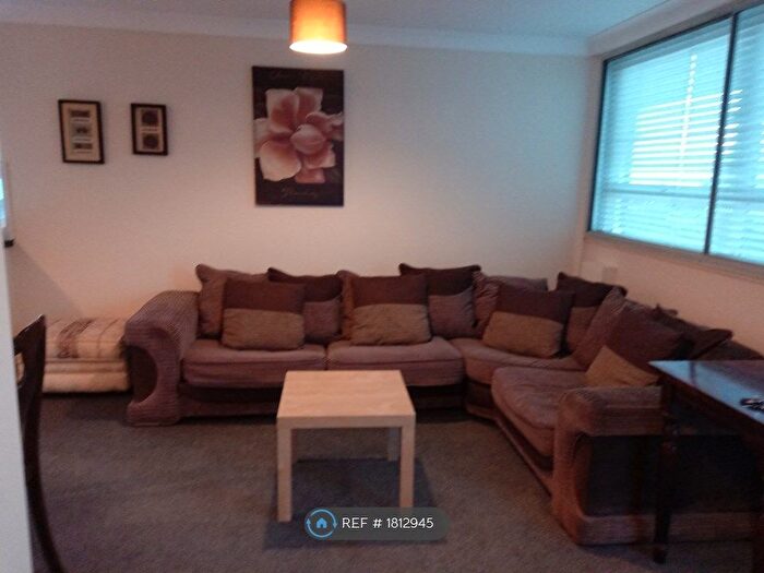 2 Bedroom Flat To Rent In Chiltern Coleman St., Southend, SS2