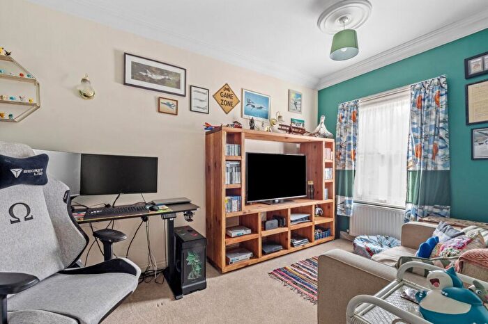 3 Bedroom Terraced House For Sale In Wareham, Dorset, BH20 - Photo 4