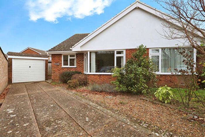 2 Bedroom Semi-Detached Bungalow For Sale In Fairisle Close, Hailsham, BN27