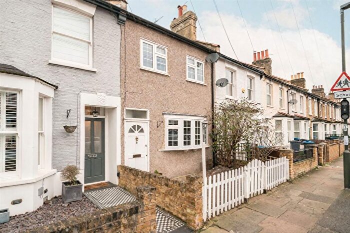 2 Bedroom Property To Rent In Russell Road, Wimbledon, SW19