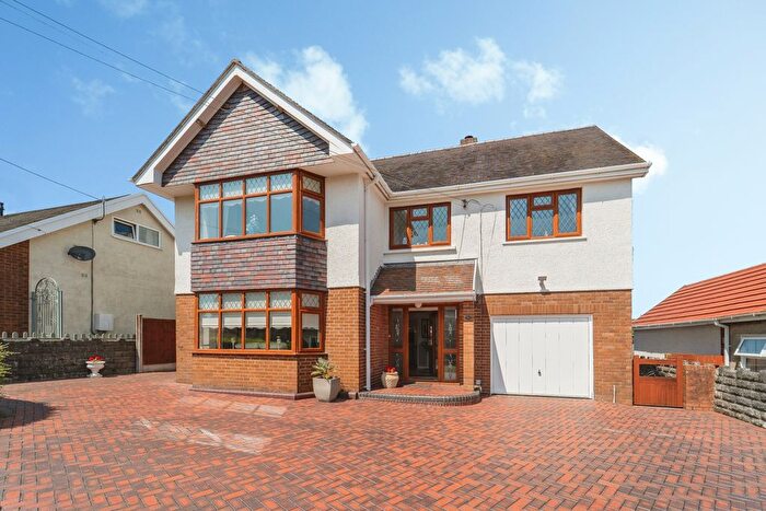 4 Bedroom Detached House For Sale In Bryngwyn Road, Llanelli, SA14