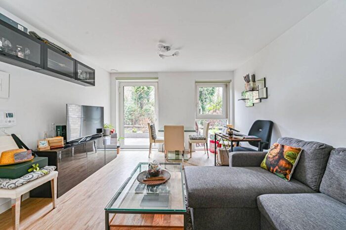 1 Bedroom Flat For Sale In Bailey Street, Deptford, London, SE8