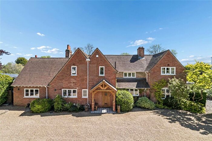 6 Bedroom Detached House For Sale In Duffield Road, Woodley, Reading, Berkshire, RG5