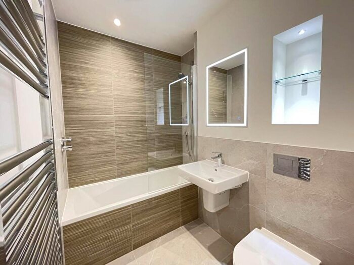 1 Bedroom Apartment To Rent In High Street, Sunninghill, SL5