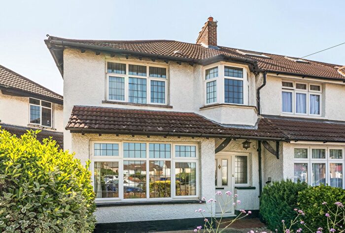 3 Bedroom End Terrace House For Sale In The Crescent, Sutton, SM1