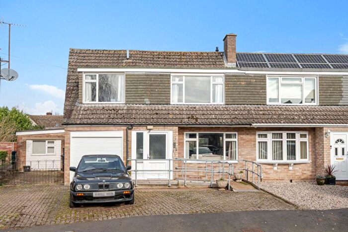3 Bedroom Semi-Detached House For Sale In Eynsham, Oxfordshire, OX29