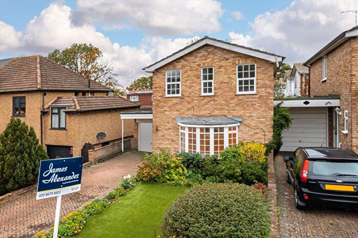 4 Bedroom Property To Rent In Aultone Way, Sutton, SM1