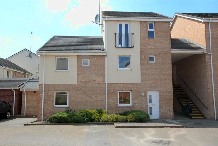 2 Bedroom Maisonette To Rent In Clog Mill Gardens, Selby, YO8