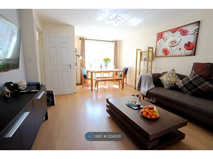 3 Bedroom End Of Terrace House To Rent In Bishop Drive, Birmingham, B37